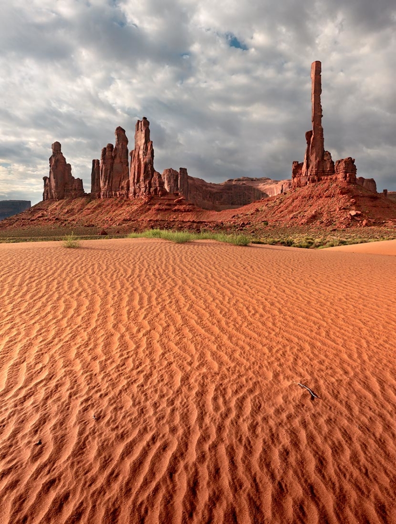 Yei Bi Chei, the Totem Pole, Monument Valley, UT